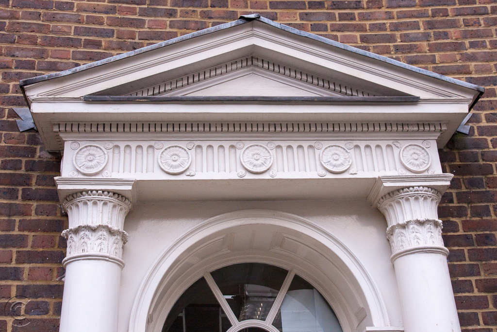 Original Georgian door case to No.6 The Crescent